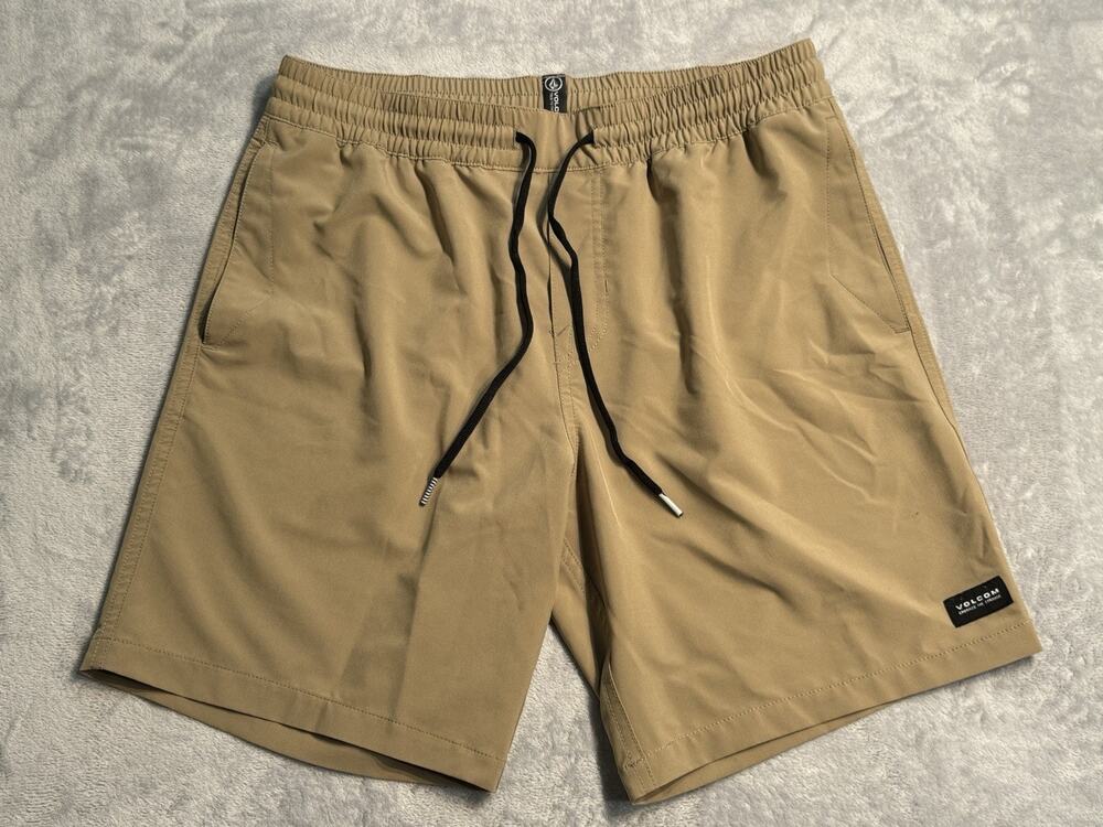 Men’s Volcom Shorts Medium Drawstring Elastic Waist Skate Hybrid Chino Medium